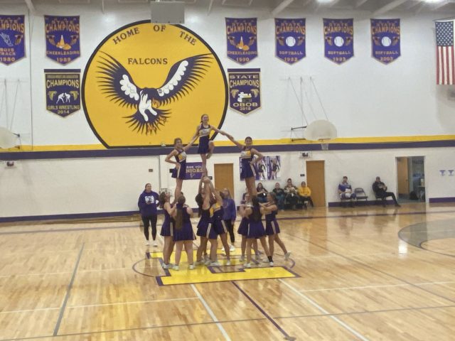 Elmira Cheerleaders Prepare for Competitions